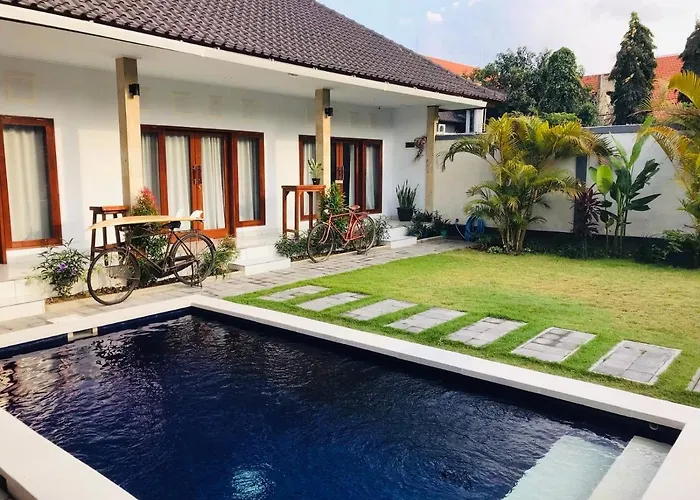 Villa Pintu Biru Seminyak 